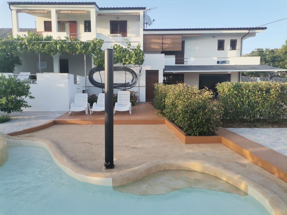 Apartments Goran Vir Exterior photo
