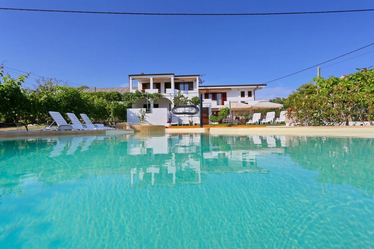 Apartments Goran Vir Exterior photo